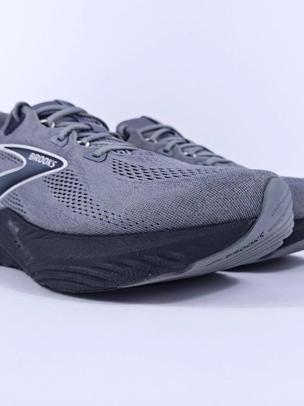 Brooks Glycerin GTS 22 Mens 10.5 Max Cushion Neutral Road Running Shoes Gray